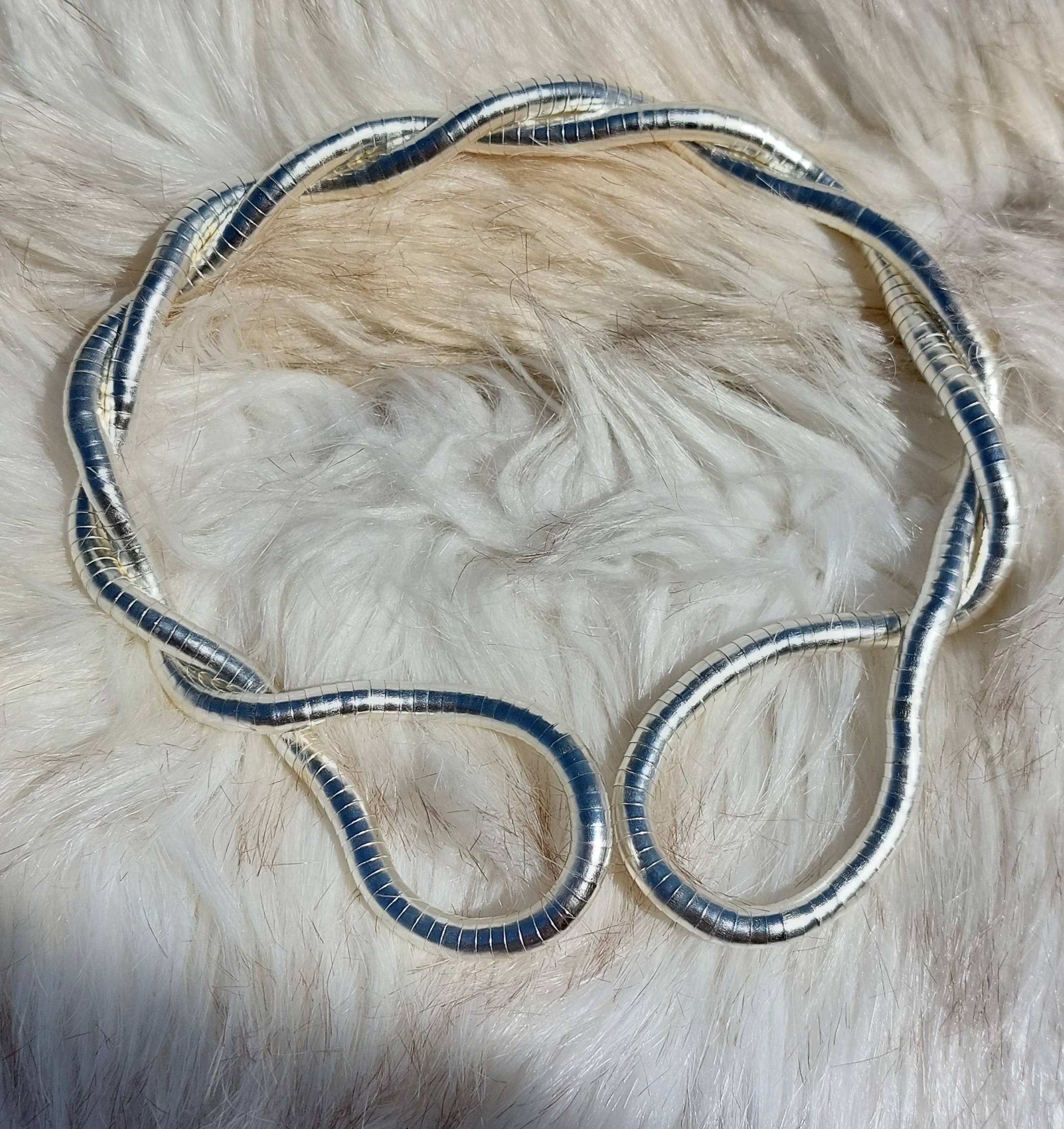 دستبند و گردنبند ماری منعطف