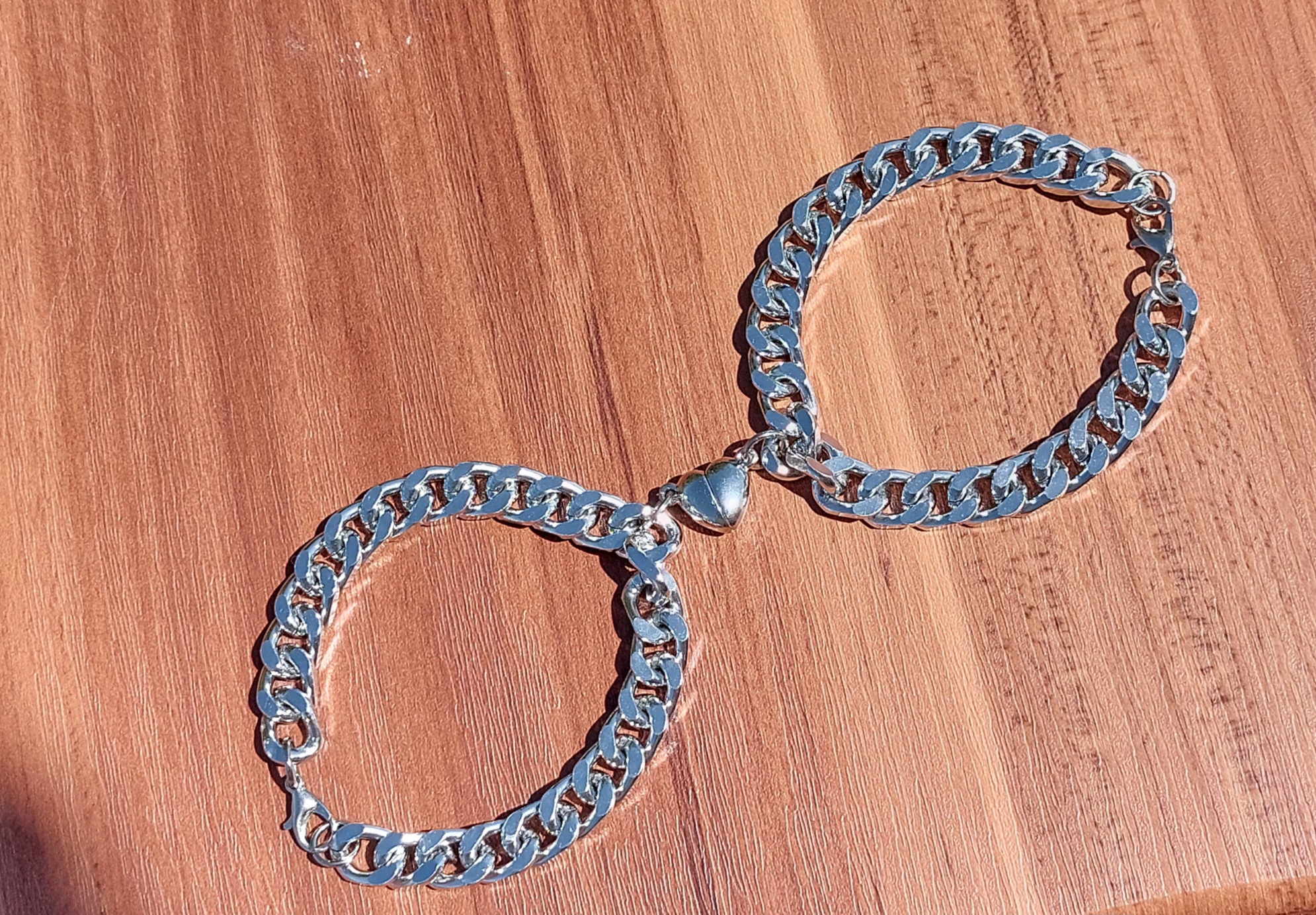 دستبند ست کارتیر با آویز قلبی مگنتی